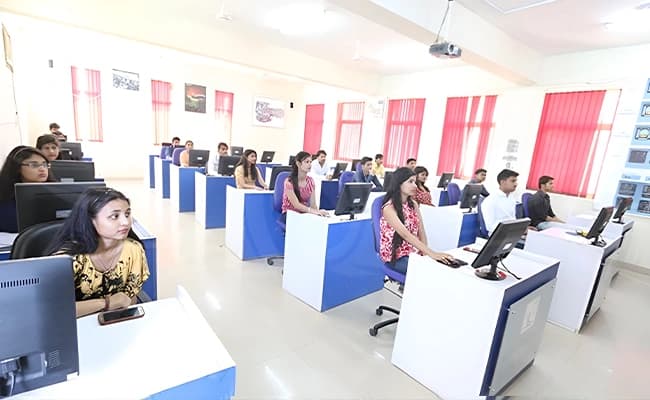 (IIM, Gurgaon Classroom 1.webp