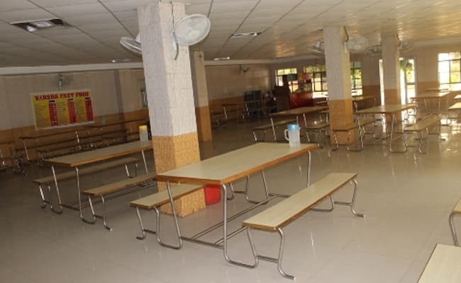 1-0000-layer-3-cafeteria-11