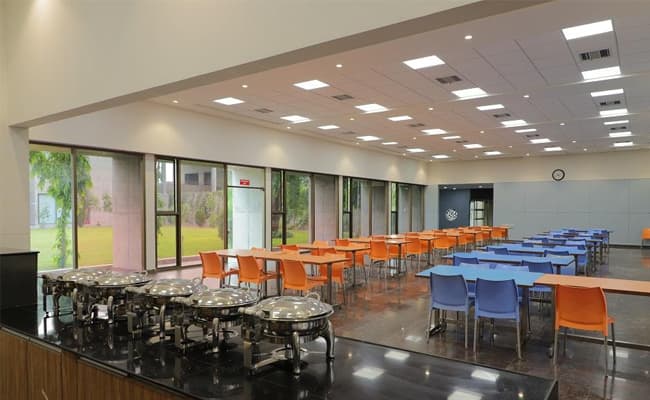1-0000-layer-5-cafeteria-72