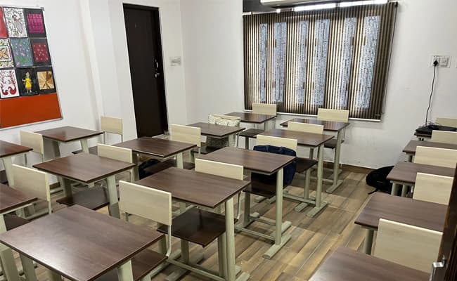 1-0000-layer-5-classroom-138