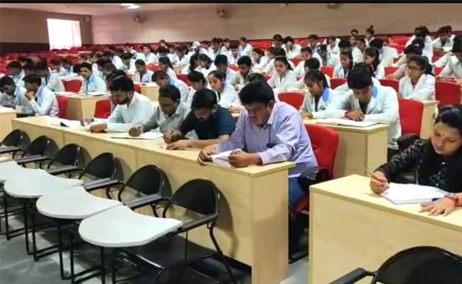 1-0000-layer-5-classroom-149