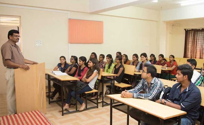 1-0000-layer-5-classroom-165