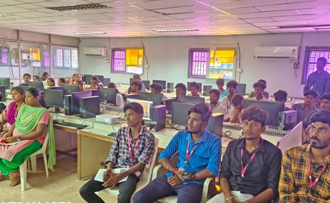 1-0000-layer-5-classroom-168