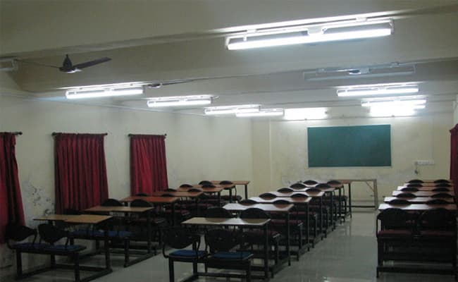 1-0000-layer-5-classroom-225
