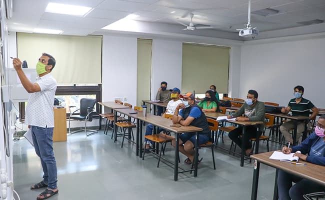 1-0001-fltnvhamaixv50-classroom