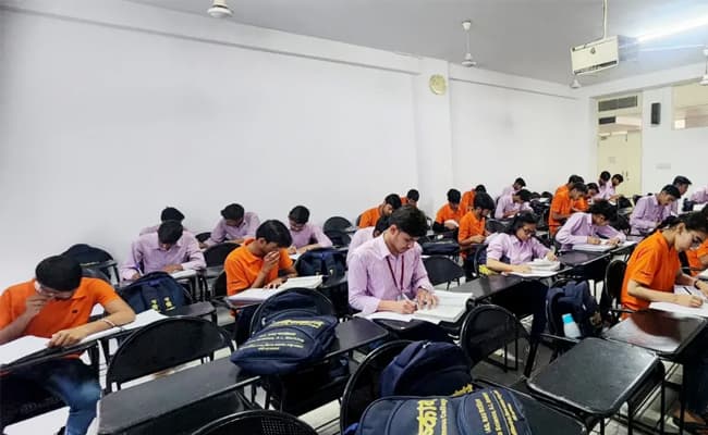 1-0001-layer-4-classroom-129