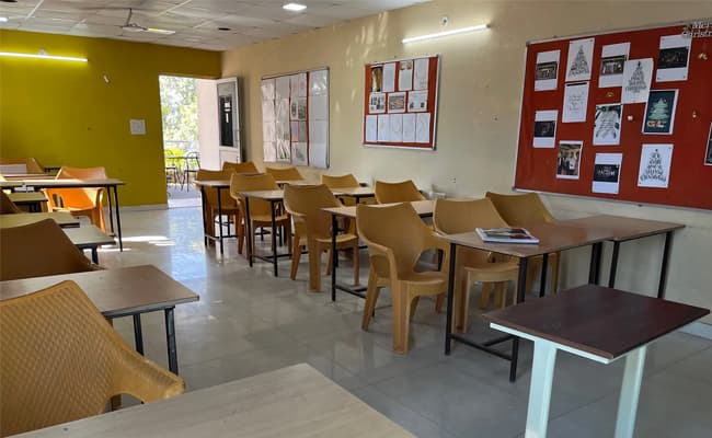 1-0001-layer-4-classroom-141