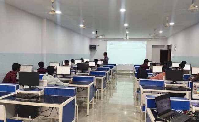 1-0001-layer-4-classroom-154