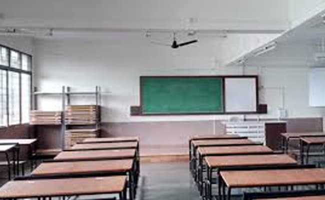 1-0001-layer-4-classroom-165