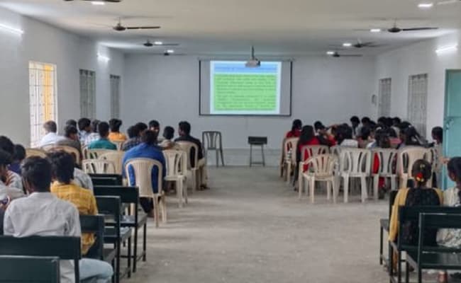 1-0001-layer-4-classroom-172