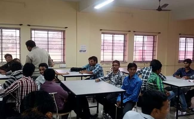 1-0001-layer-4-classroom-173