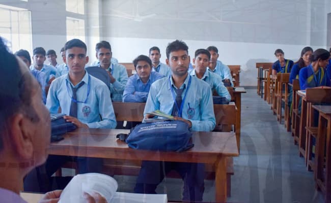 1-0001-layer-4-classroom-198