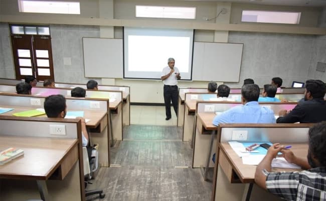 1-0001-layer-4-classroom-199