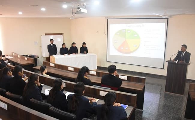 1-0001-layer-4-classroom-215