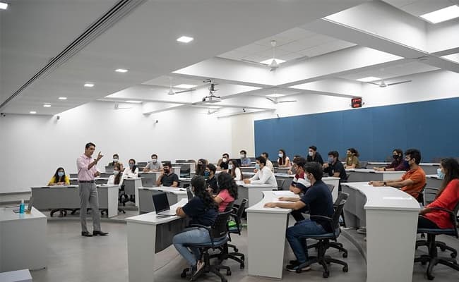 1-0001-layer-4-classroom-232