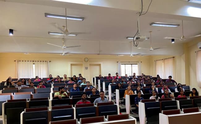 1-0001-layer-4-classroom-82
