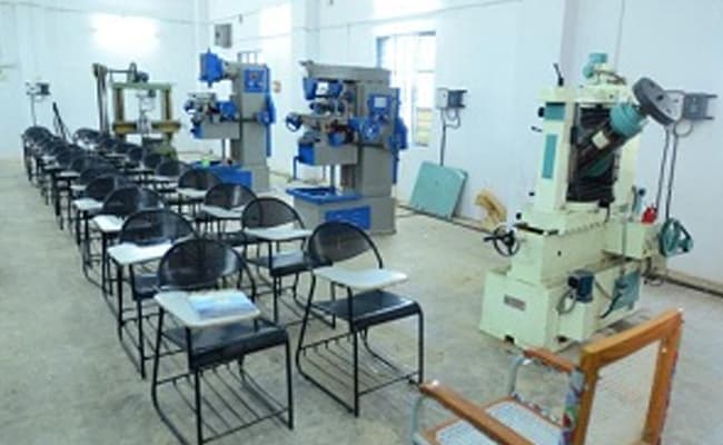 1-0001-layer-5-classroom-2