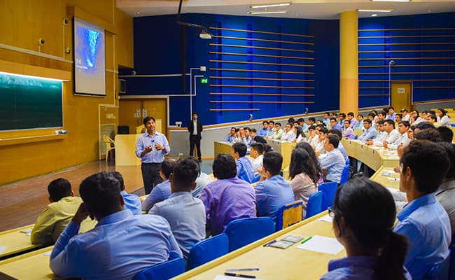 1-0001-ttalktatamotors1-classroom