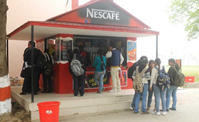 1-0002-layer-1-cafeteria-11