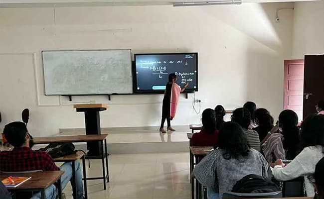 1-0002-layer-3-classroom-122