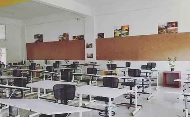 1-0002-layer-3-classroom-142
