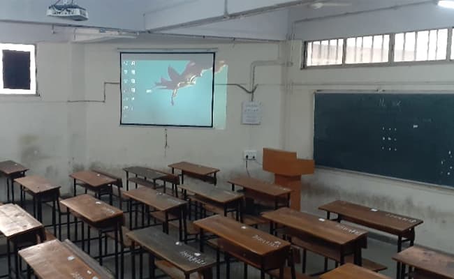 1-0002-layer-3-classroom-144