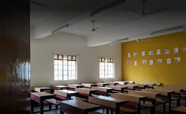 1-0002-layer-3-classroom-161