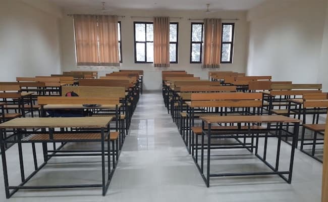 1-0002-layer-3-classroom-175