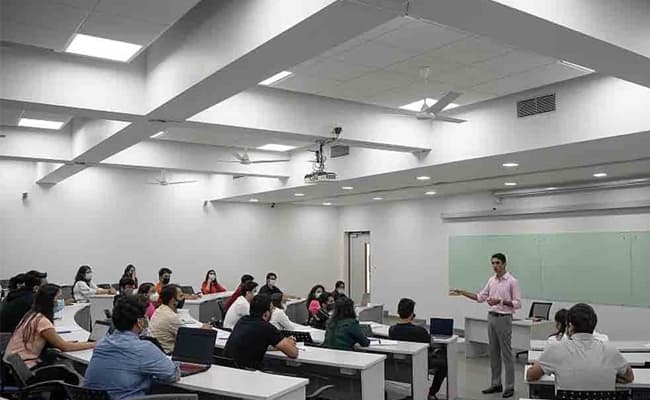 1-0002-layer-3-classroom-241
