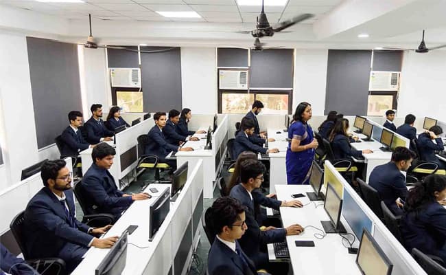 1-0003-layer-2-classroom-122