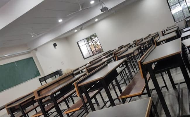 1-0003-layer-2-classroom-130