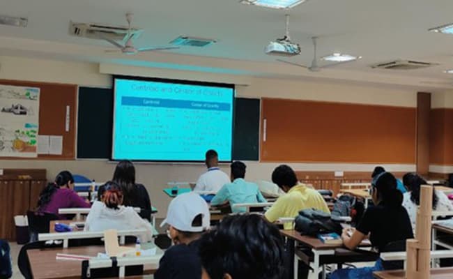 1-0003-layer-2-classroom-133