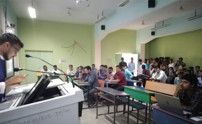 1-0003-layer-2-classroom-165