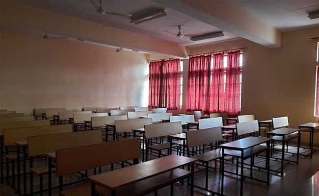 1-0003-layer-2-classroom-177