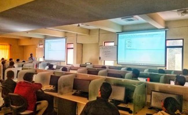 1-0003-layer-2-classroom-189