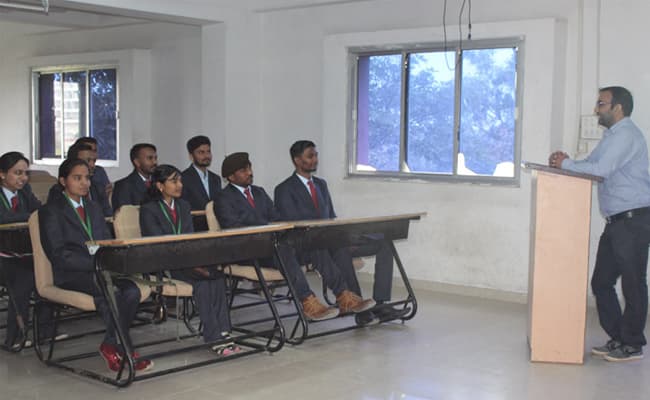 1-0003-layer-2-classroom-230