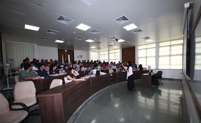1-0004-layer-1-classroom-128