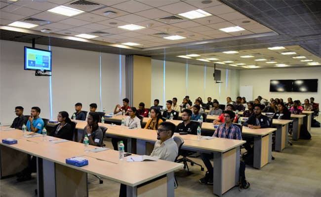1-0004-layer-1-classroom-135