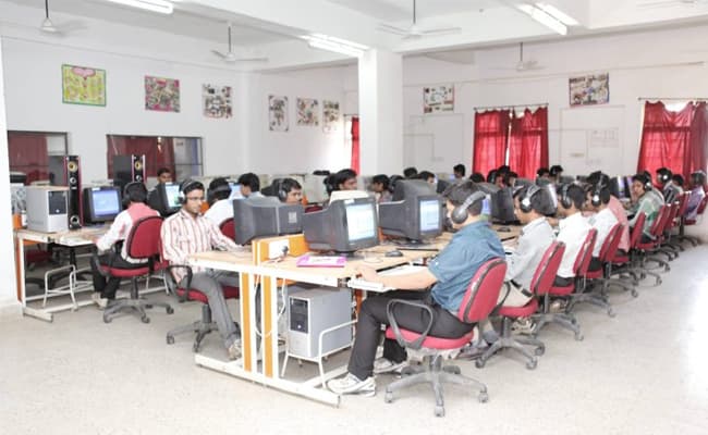 1-0004-layer-1-classroom-164