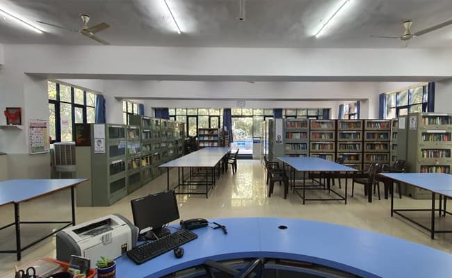 1-0004-layer-1-classroom-165