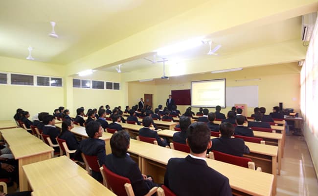 1-0004-layer-1-classroom-178