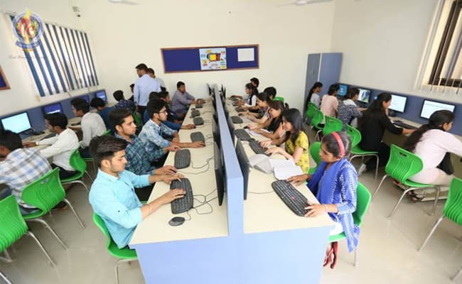 1-0004-layer-1-classroom-185