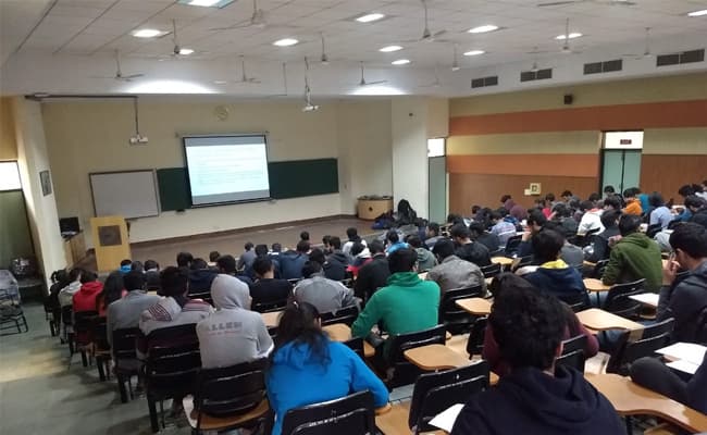1-0004-layer-1-classroom-190