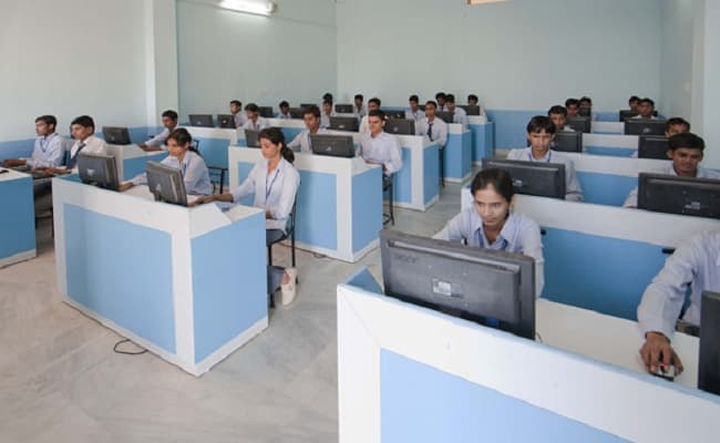 1-0004-layer-1-classroom-195