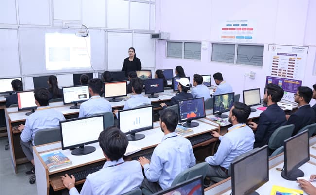 1-0004-layer-1-classroom-201