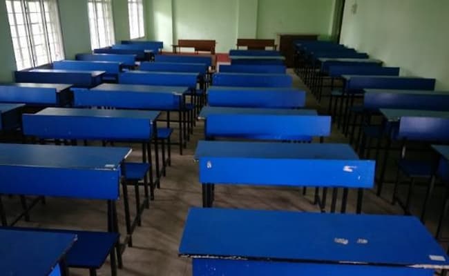 1-0004-layer-1-classroom-219