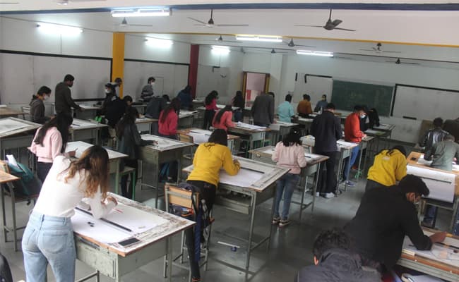 1-0004-layer-1-classroom-221