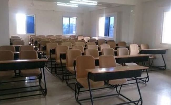 1-0004-layer-1-classroom-231