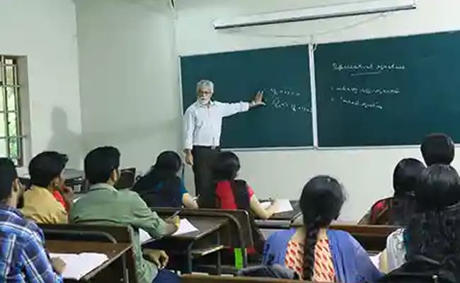 1-0004-layer-1-classroom-84