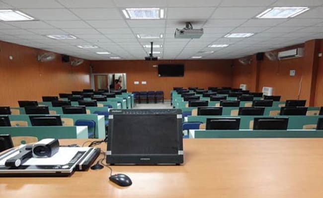 1-0006-classroom-classroom-2